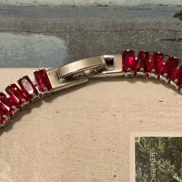 Elegant Red Cubic Gemstone Tennis Style Silver Stainless Bracelet NEW Unisex - Picture 3 of 4